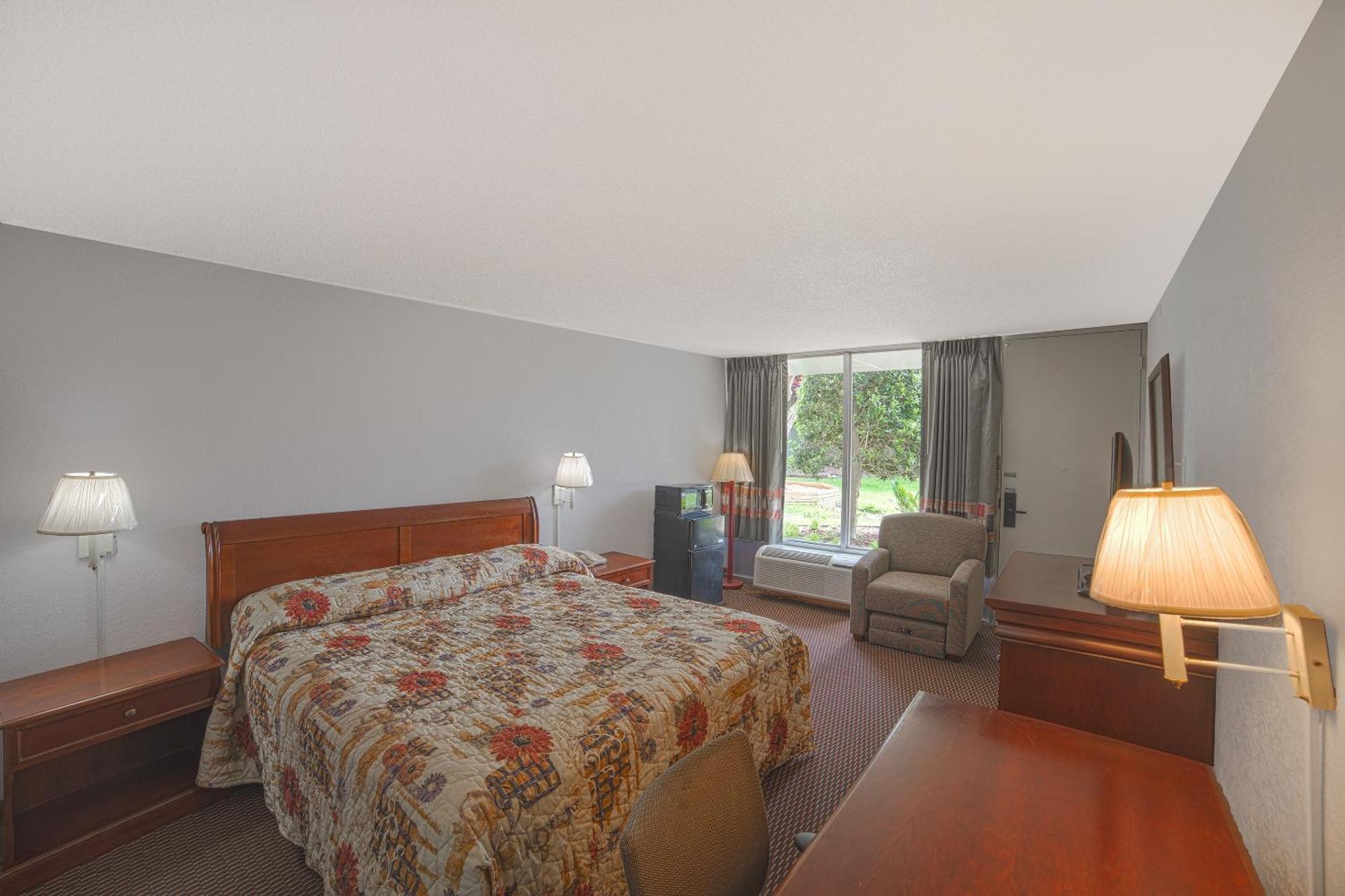 Masters Inn Selma Smithfield I-95 By Oyo المظهر الخارجي الصورة