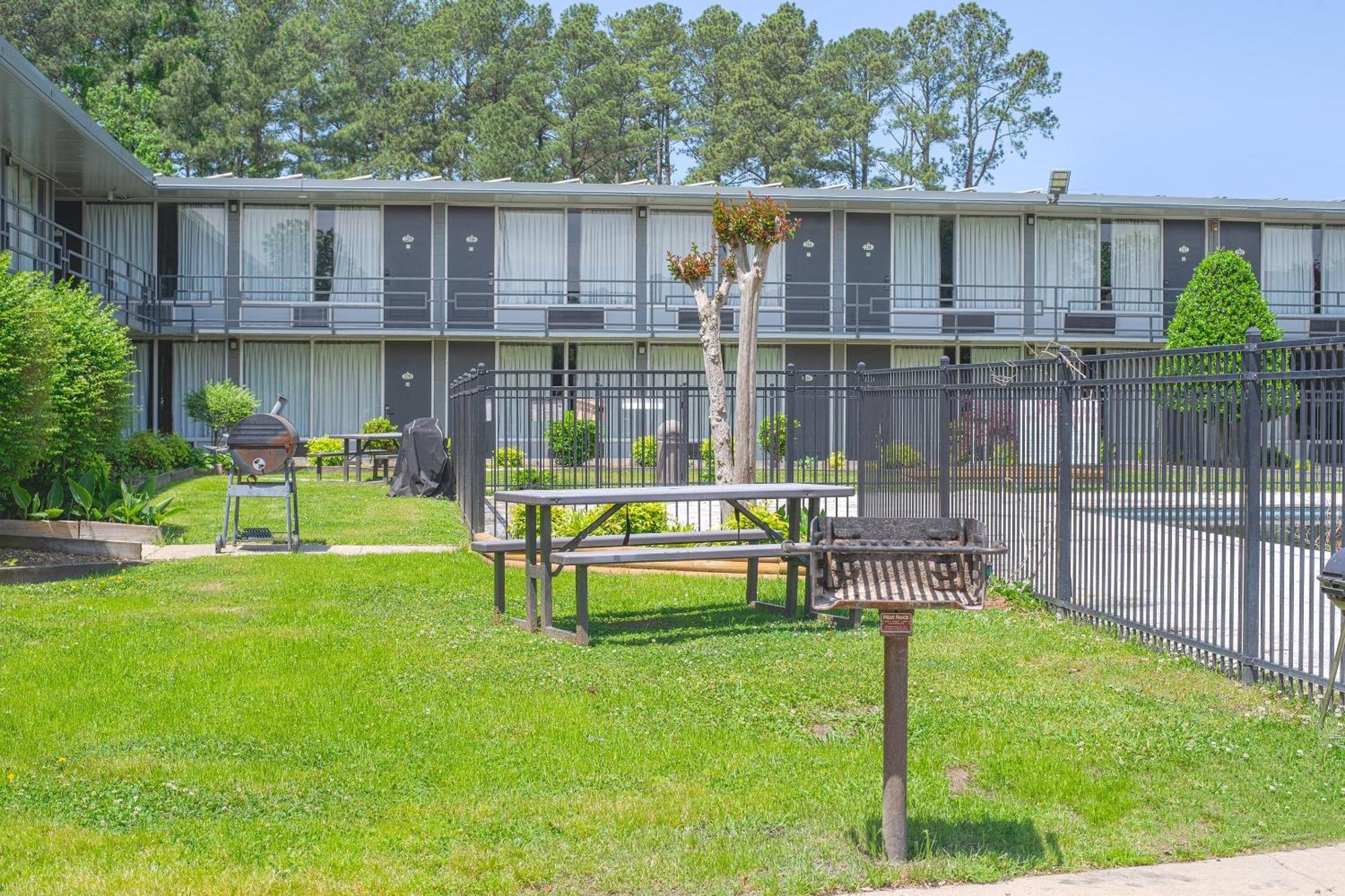 Masters Inn Selma Smithfield I-95 By Oyo المظهر الخارجي الصورة