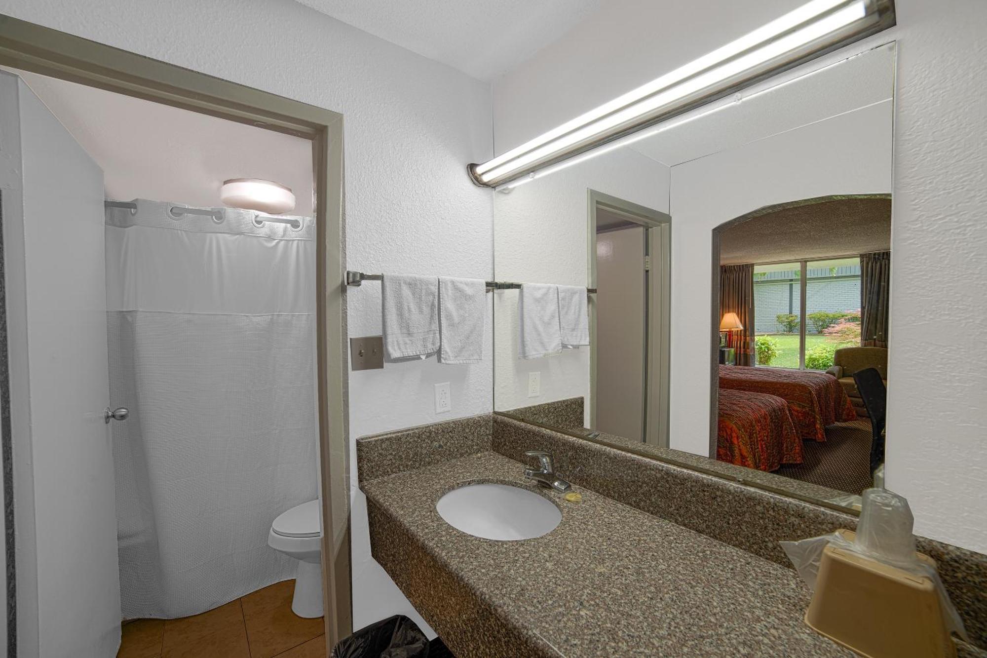 Masters Inn Selma Smithfield I-95 By Oyo المظهر الخارجي الصورة